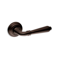 531R Sevilla deurkruk op rozet rechtswijzend, antiek brons