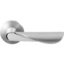 GPF3020.09/49-00R rechtswijzend RVS geborsteld/RVS gepolijst deurkruk Moana duo op ronde rozet