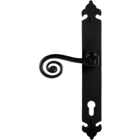 GPF6200.60L smeedijzer zwarte deurkruk Kera op langschild PC92 291x41x4mm, linkswijzend