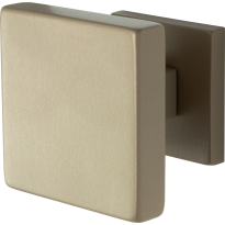 GPF9825.A4 Vierkante voordeurknop op rozet Champagne blend 70x70 mm